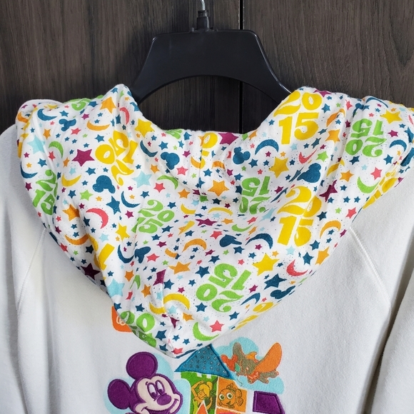 Like New Walt Disney World 2015 Mickey & Pals Jacket Zip White Hoodie Size XL - Picture 9 of 12